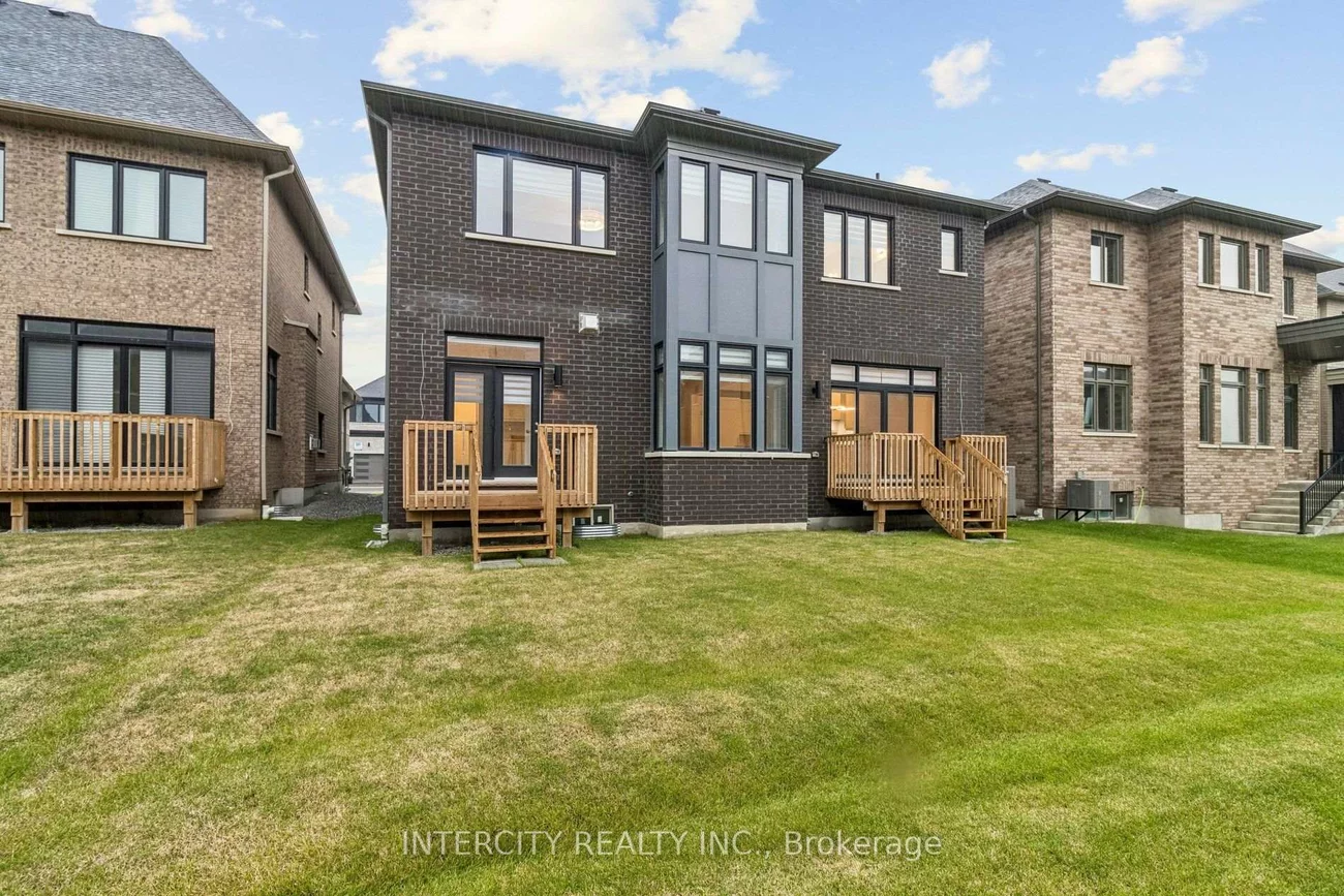 15, Garriock Hall, King City, King