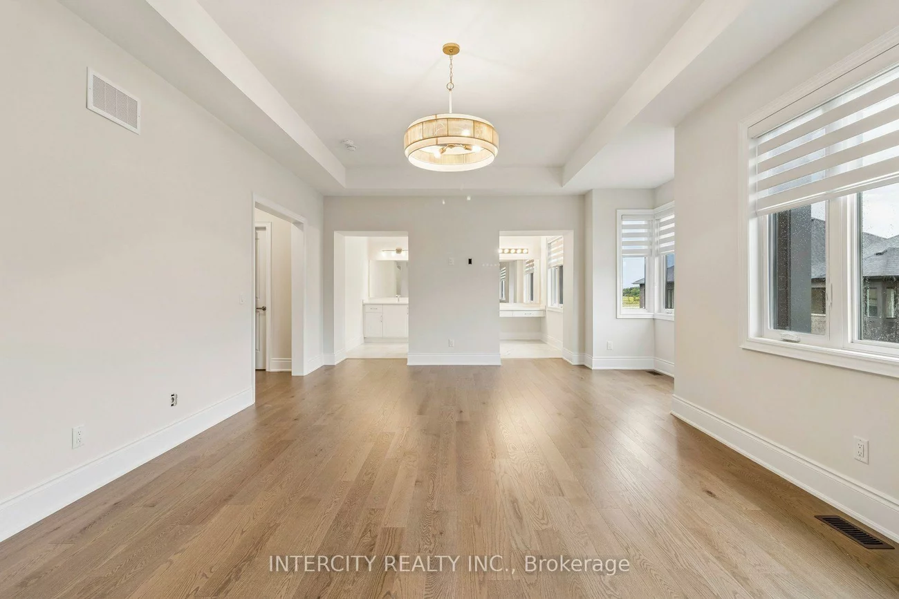 15, Garriock Hall, King City, King
