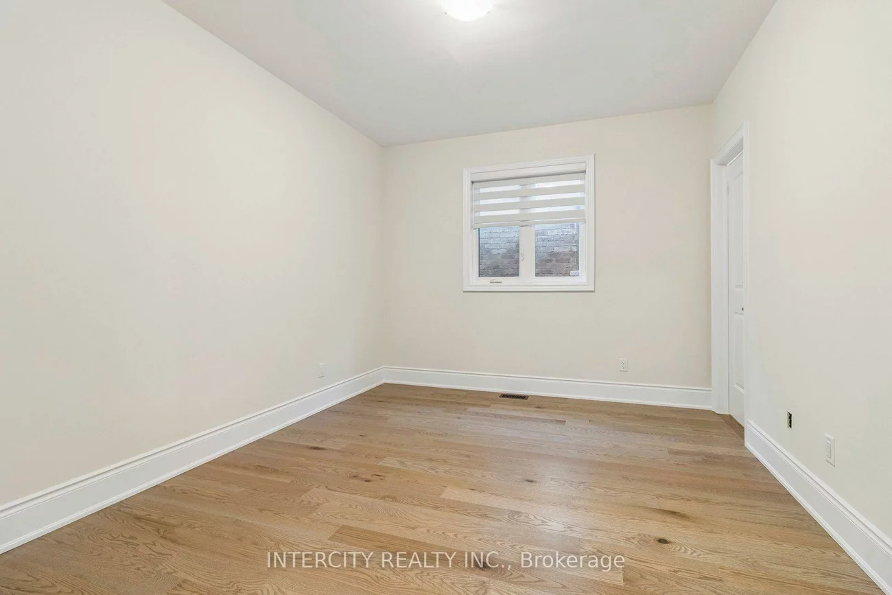 15, Garriock Hall, King City, King