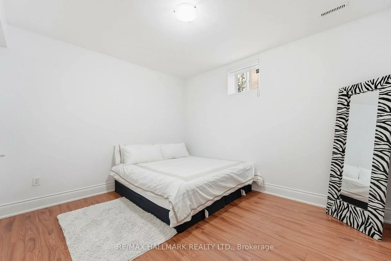 21, Skyline, Nobleton, King