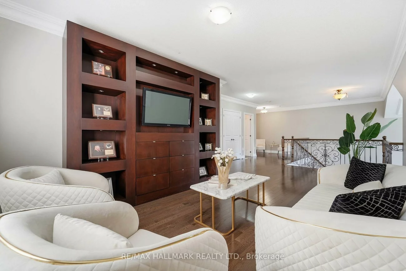 21, Skyline, Nobleton, King