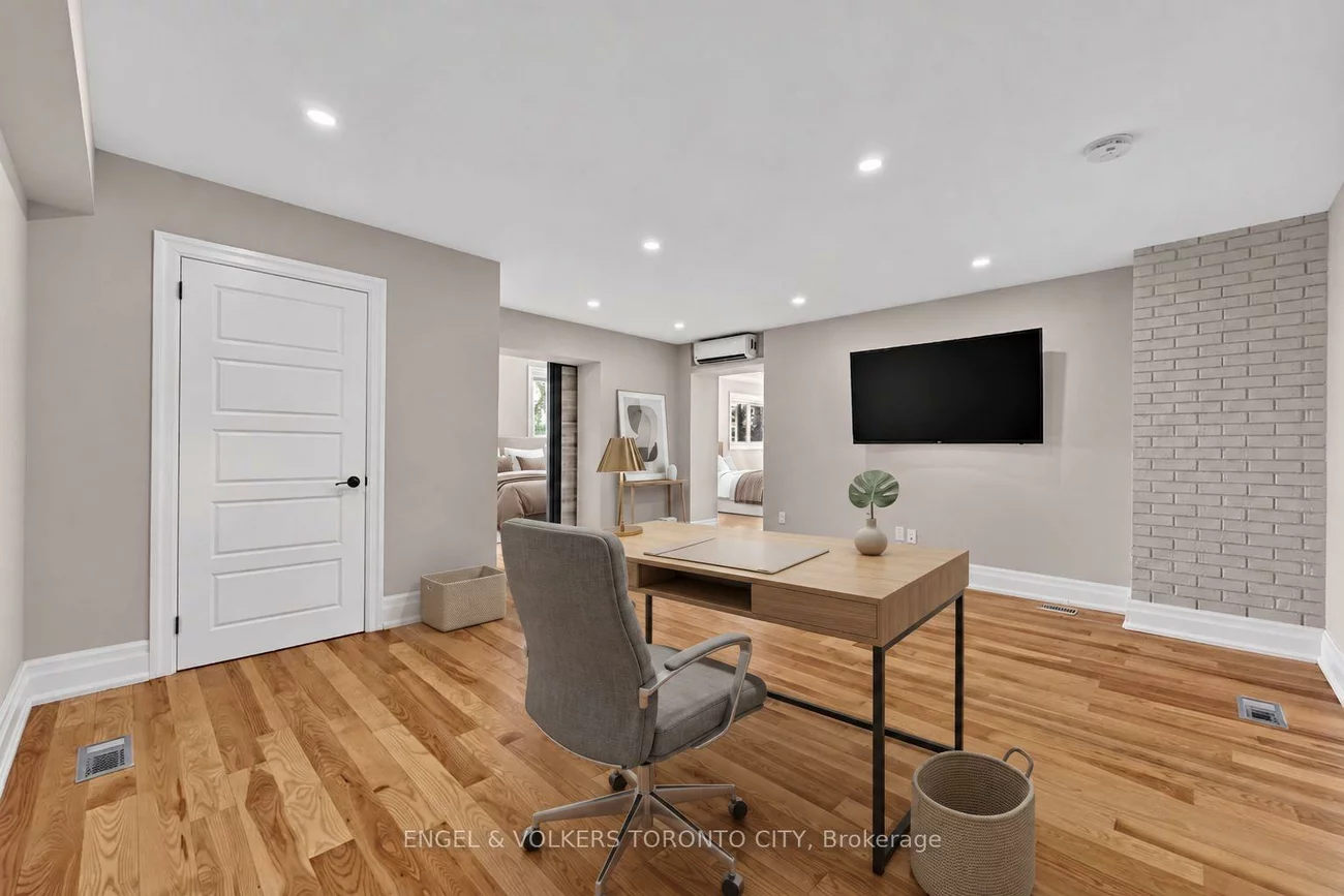 11, Cedarwood, Nobleton, King