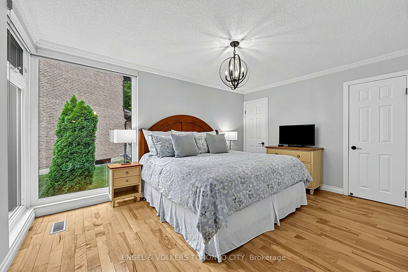 11, Cedarwood, Nobleton, King