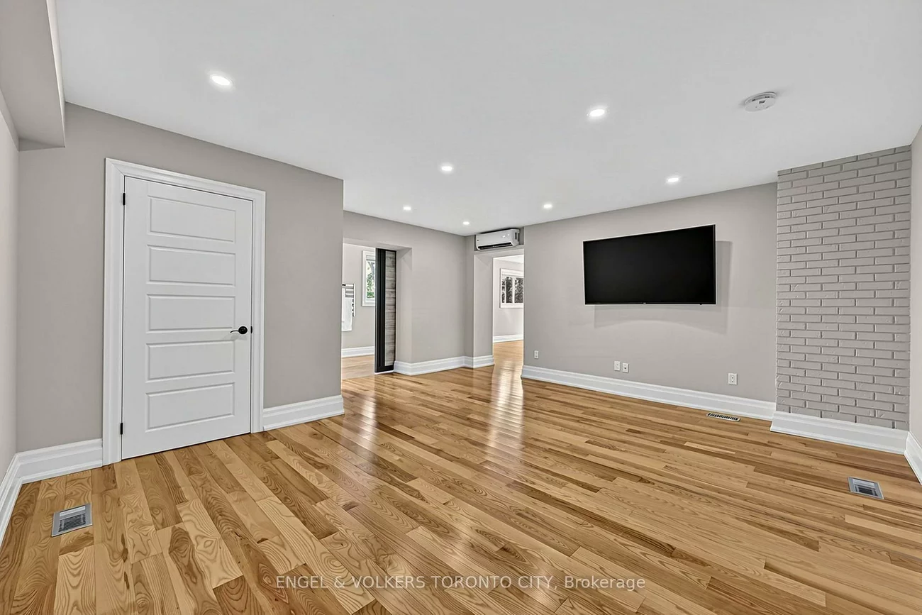11, Cedarwood, Nobleton, King