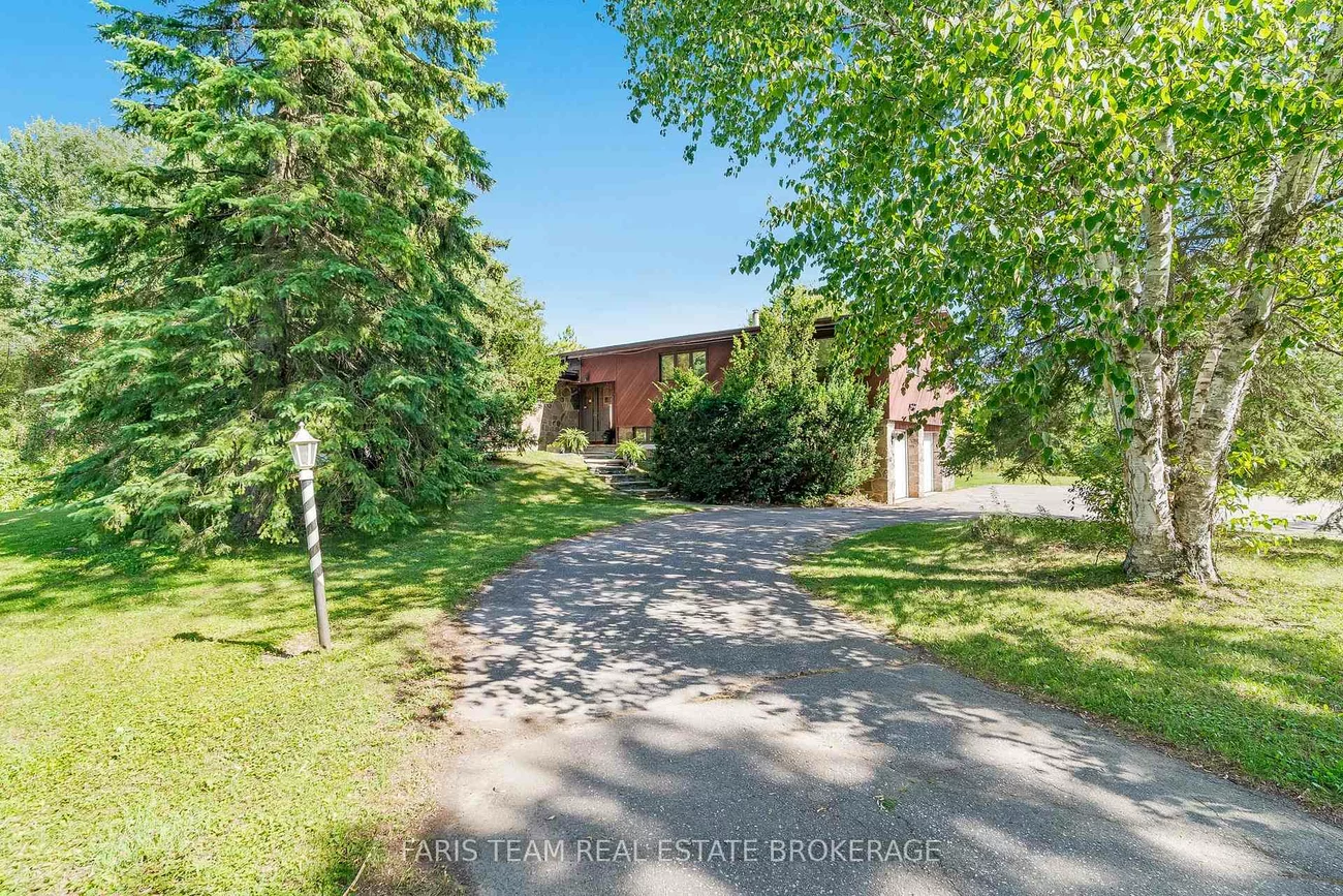 175, South Summit Farm, King City, King