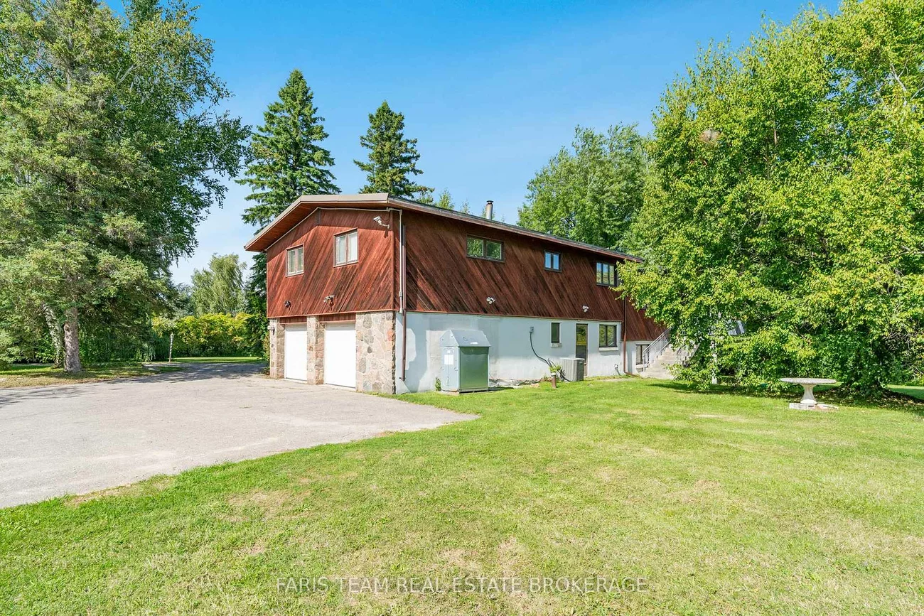 175, South Summit Farm, King City, King