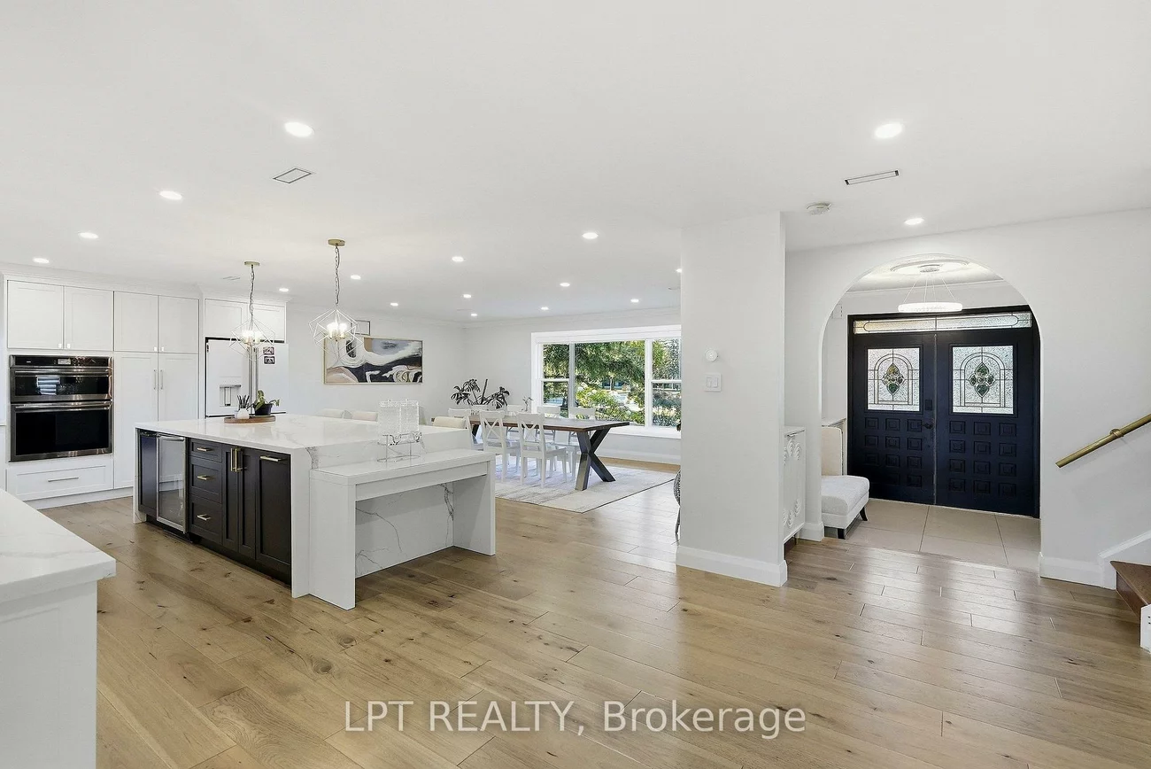9, Noblewood, Nobleton, King