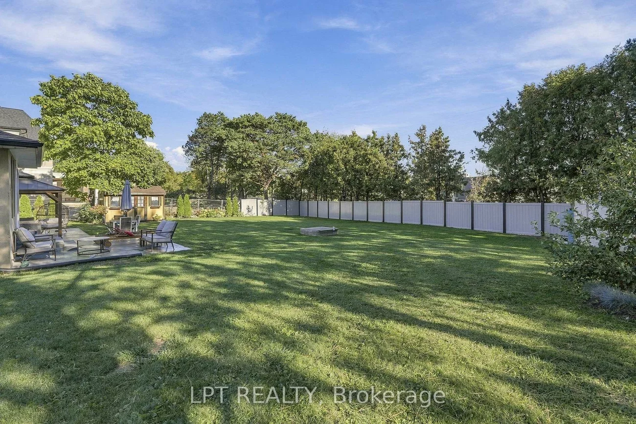 9, Noblewood, Nobleton, King