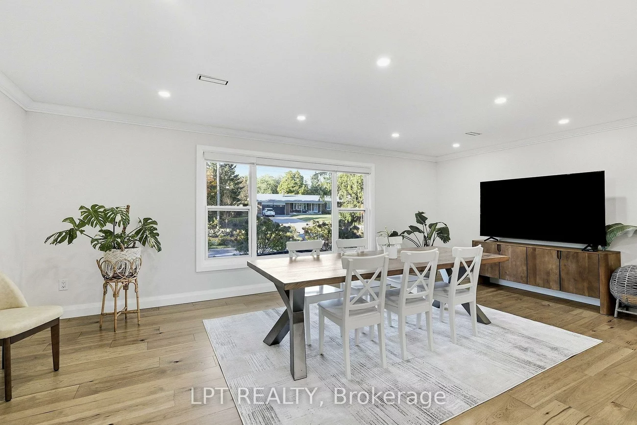 9, Noblewood, Nobleton, King