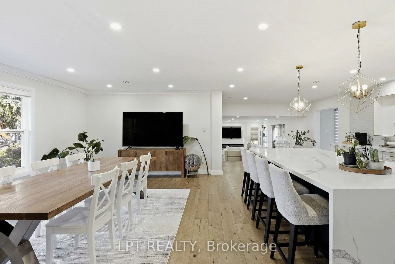 9, Noblewood, Nobleton, King