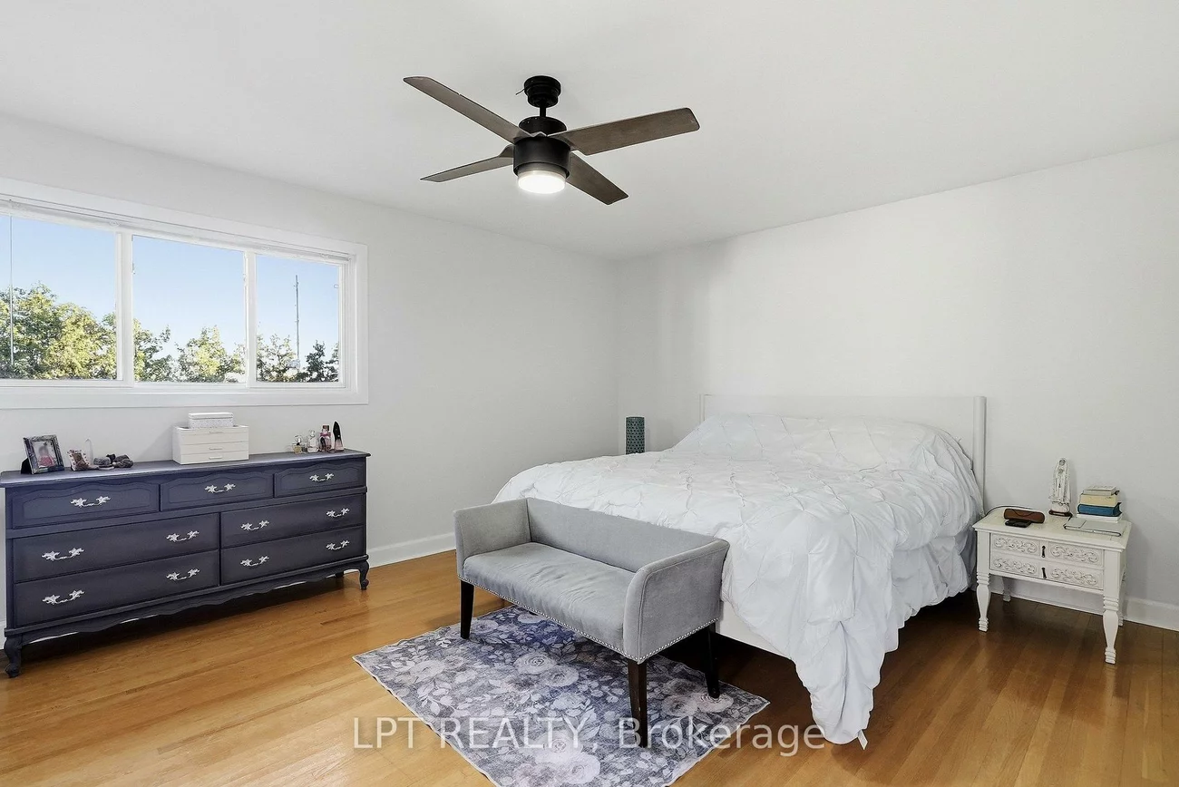9, Noblewood, Nobleton, King