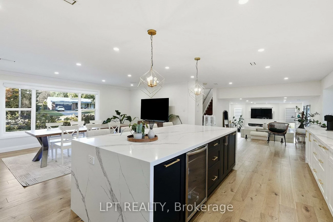 9, Noblewood, Nobleton, King