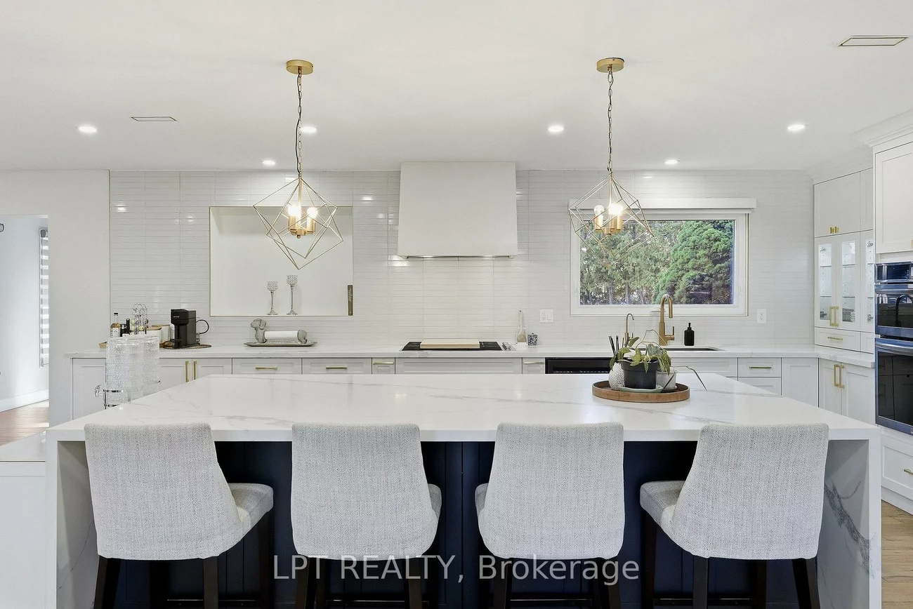 9, Noblewood, Nobleton, King