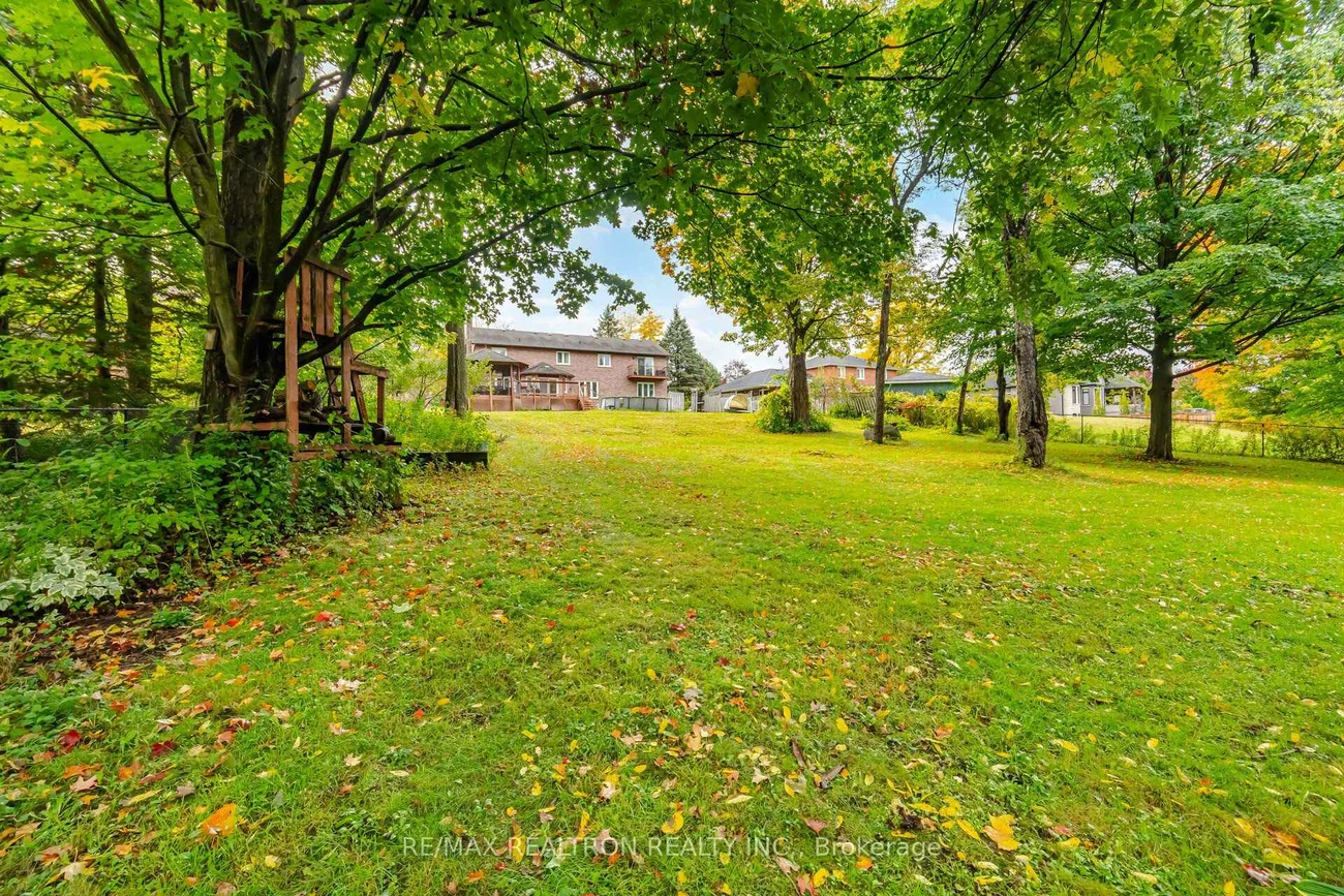 80, East Humber, King City, King