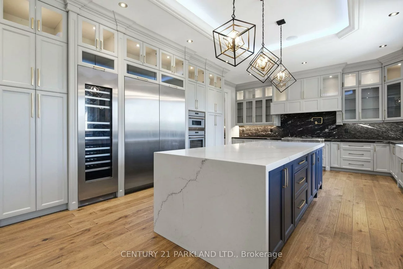 12, Hollywood, Nobleton, King
