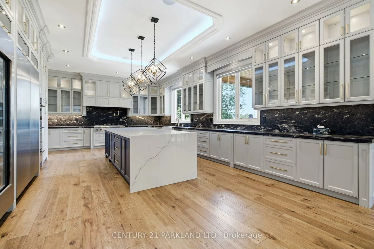 12, Hollywood, Nobleton, King