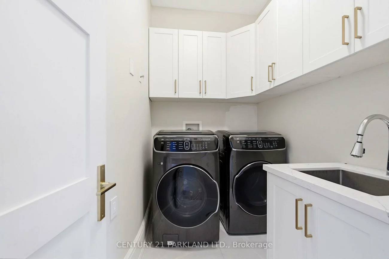 12, Hollywood, Nobleton, King