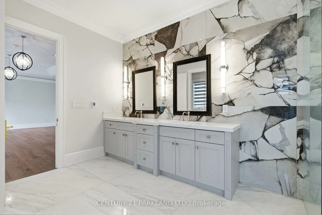 12, Hollywood, Nobleton, King