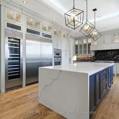 12, Hollywood, Nobleton, King