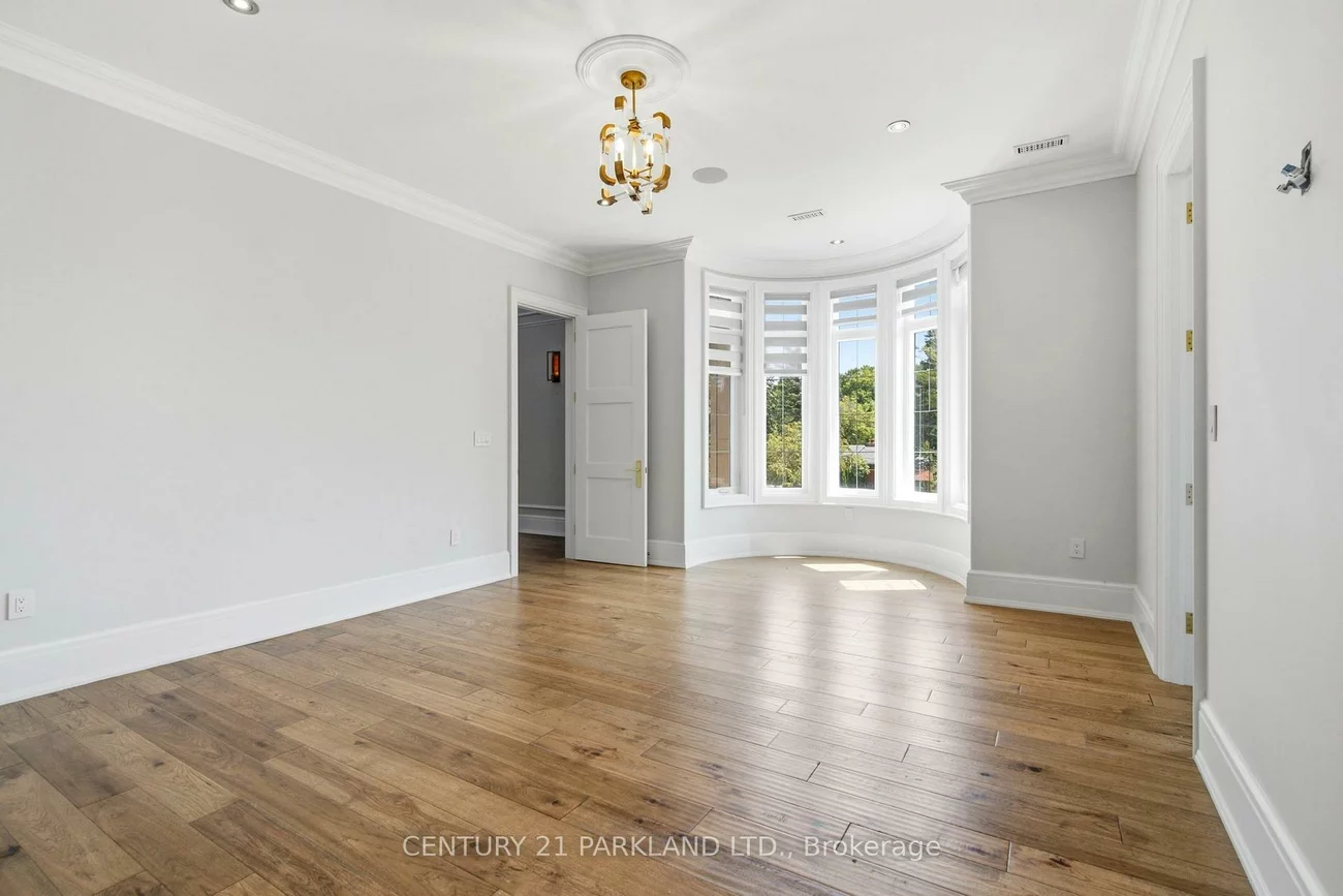 12, Hollywood, Nobleton, King