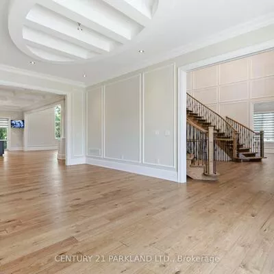 12, Hollywood, Nobleton, King