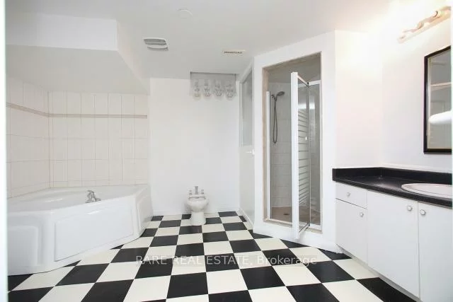 22, Hillcroft, Milliken Mills East, Markham