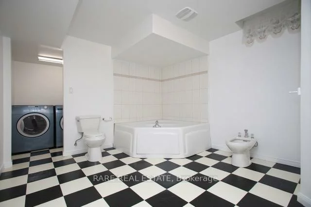 22, Hillcroft, Milliken Mills East, Markham