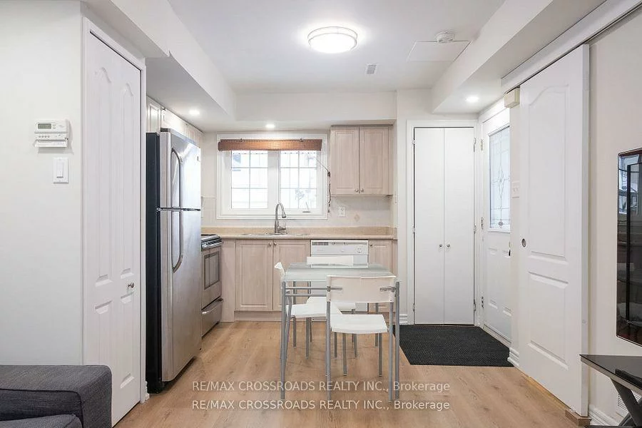 2922, Bur Oak, Cornell, Markham