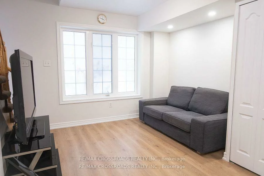 2922, Bur Oak, Cornell, Markham