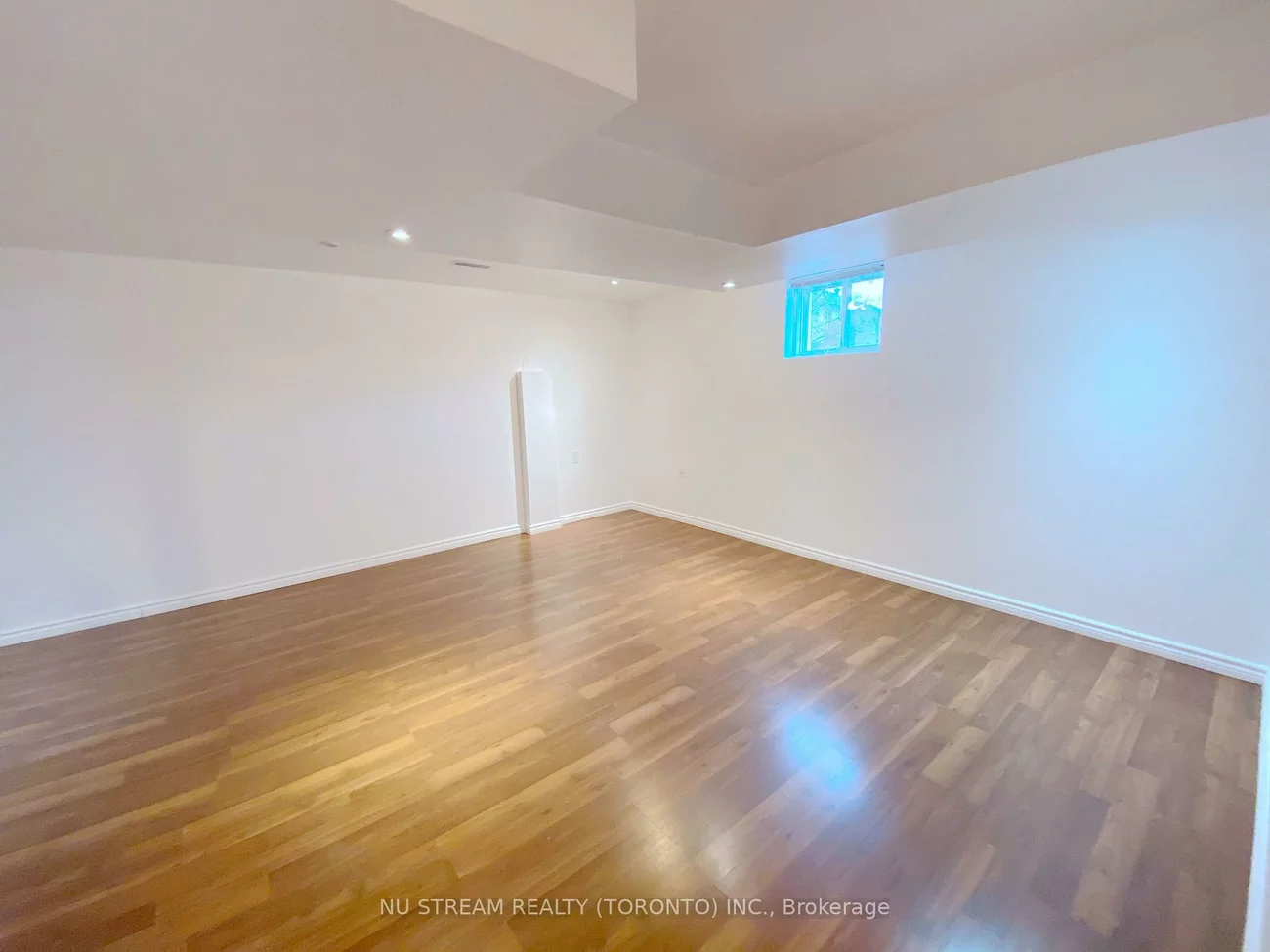 25, Nichols, Cachet, Markham