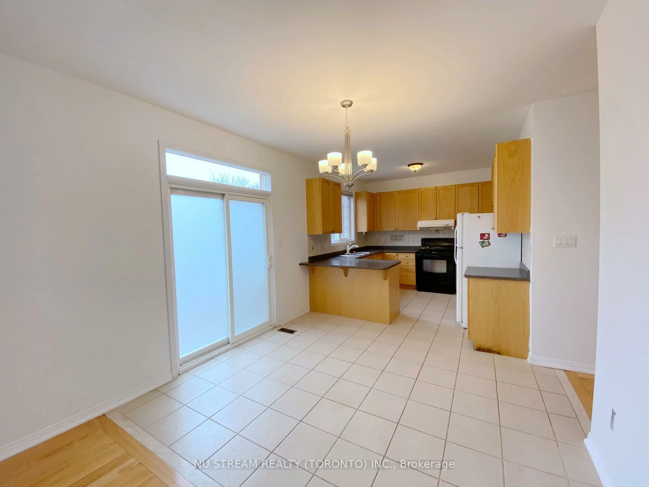 25, Nichols, Cachet, Markham