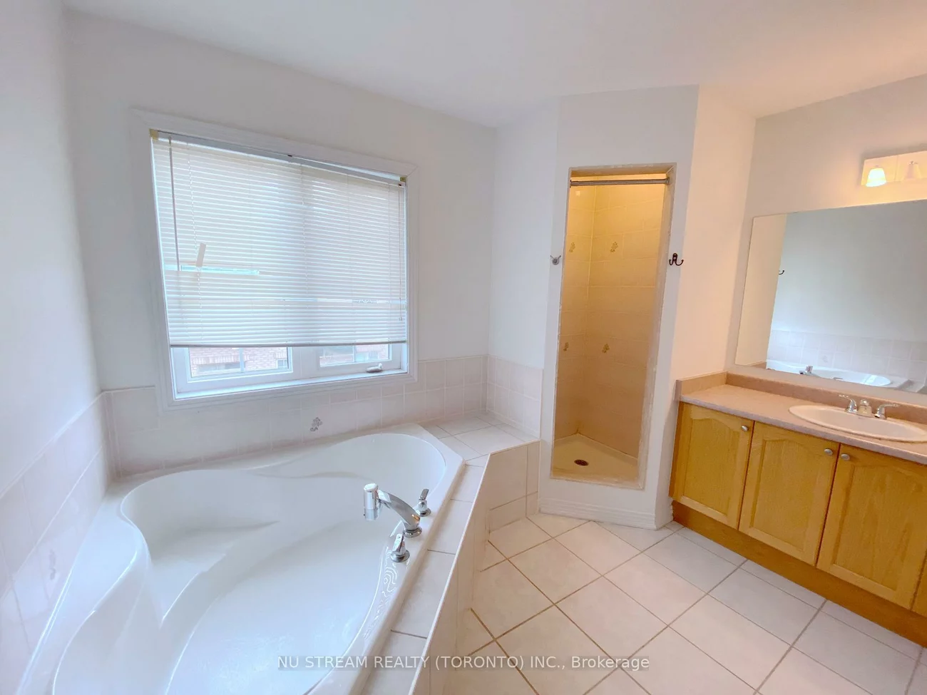 25, Nichols, Cachet, Markham