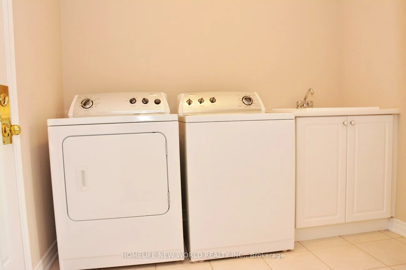 219, Smoothwater, Box Grove, Markham