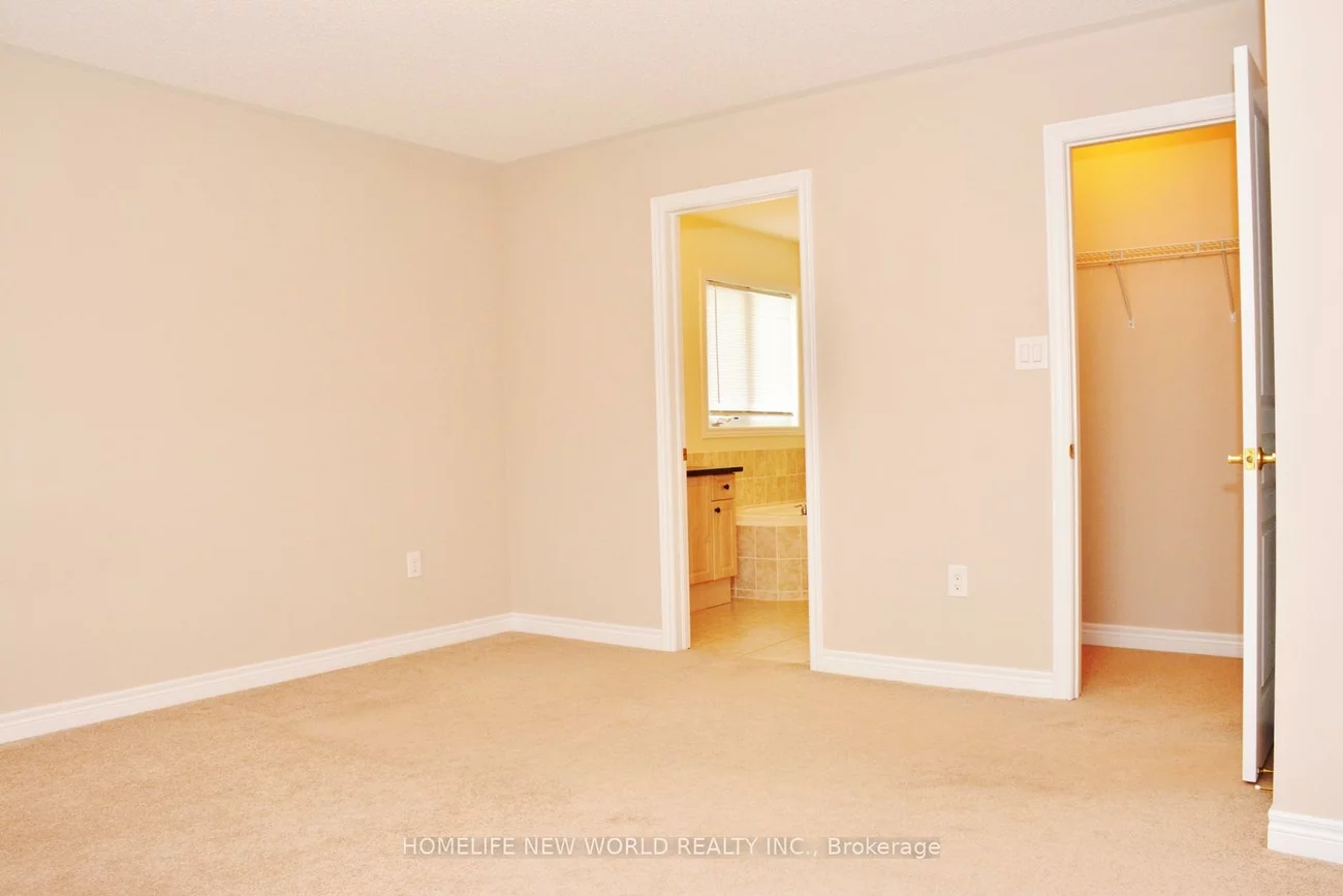 219, Smoothwater, Box Grove, Markham