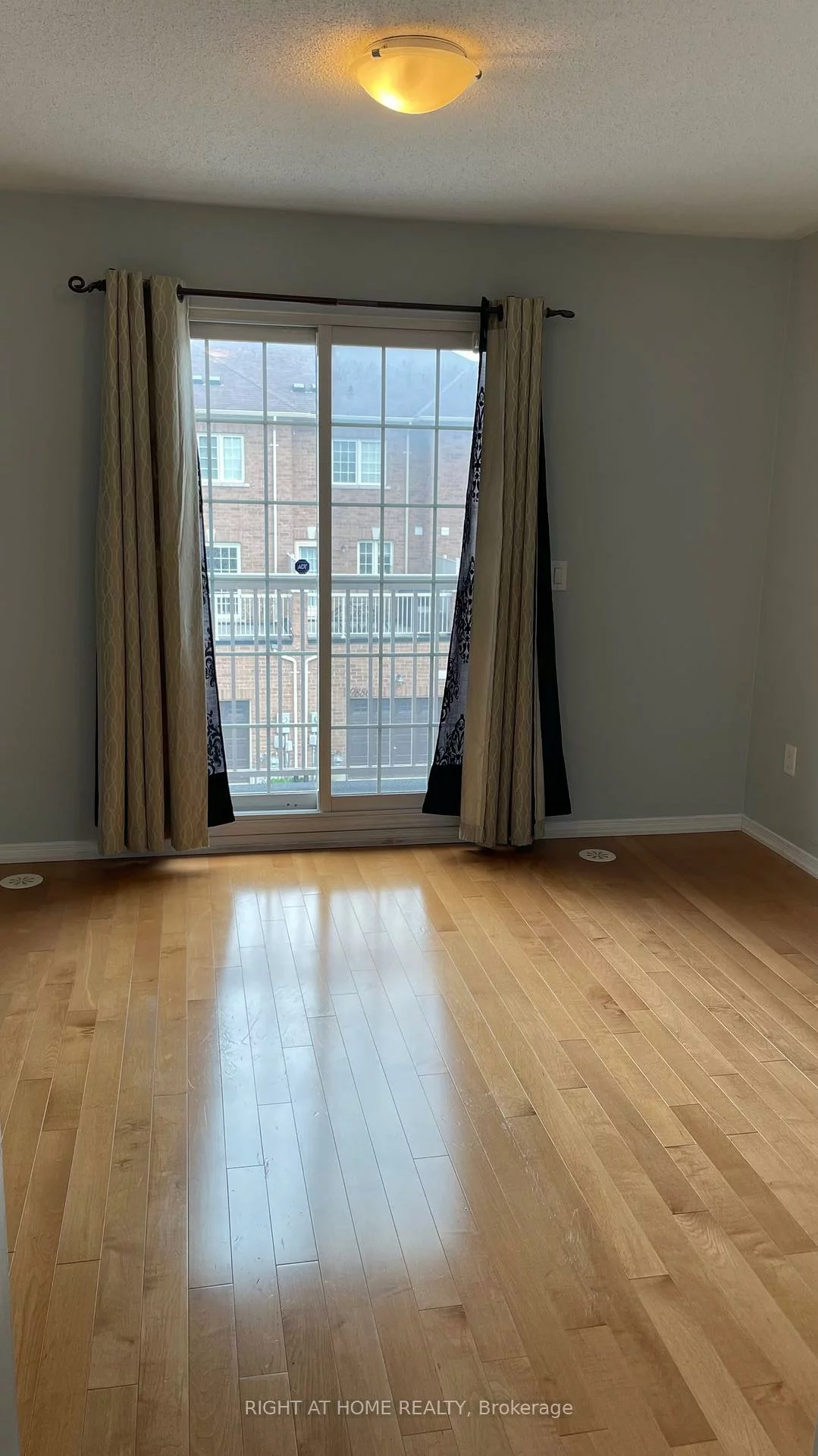 13, Valliere, Berczy, Markham