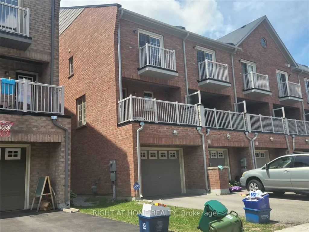 13, Valliere, Berczy, Markham