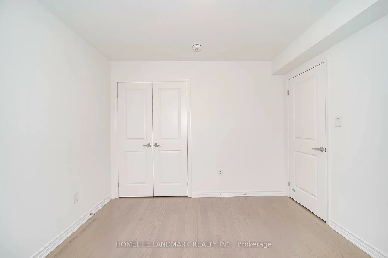 5, Wisla, Victoria Square, Markham