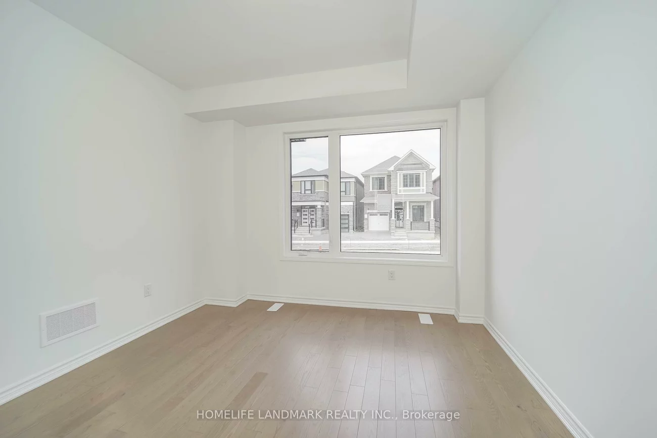 5, Wisla, Victoria Square, Markham