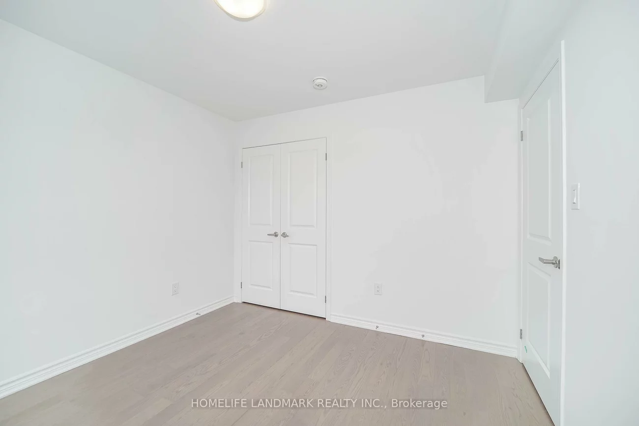 5, Wisla, Victoria Square, Markham