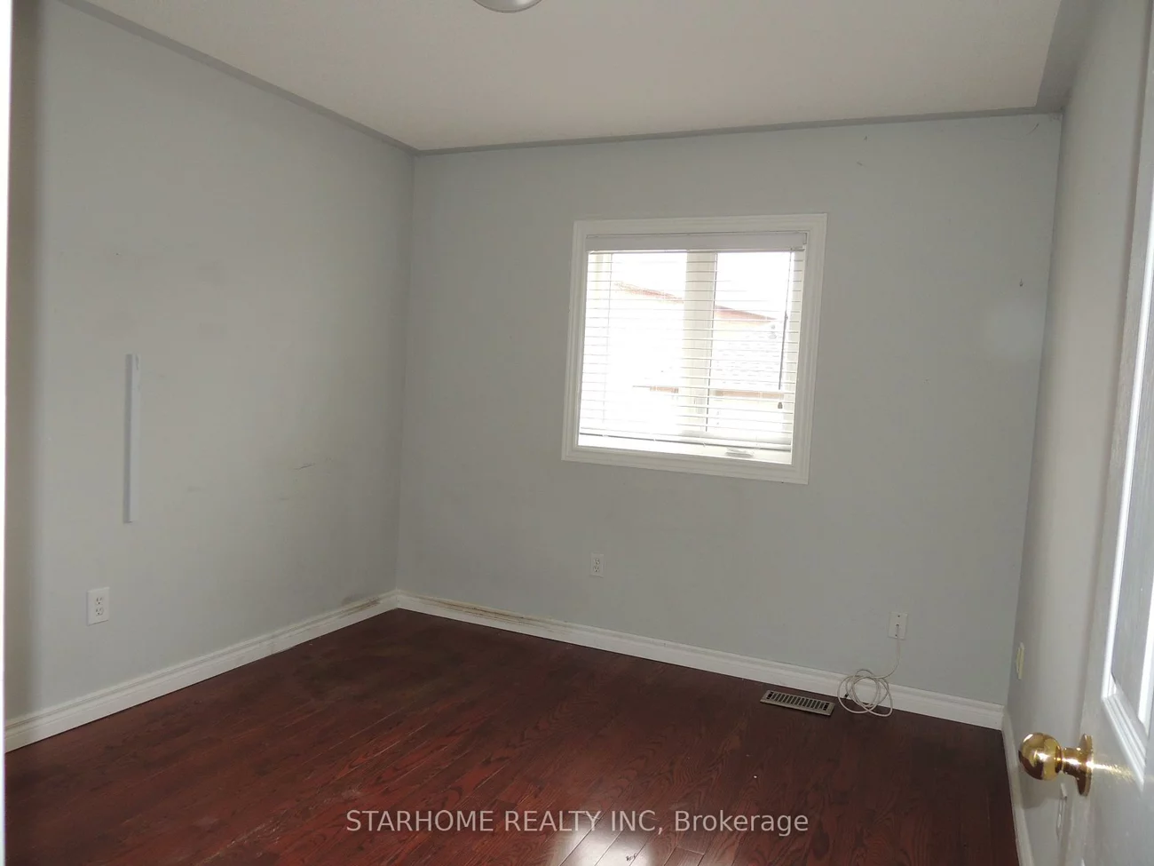 32, Hunters Corners, Berczy, Markham