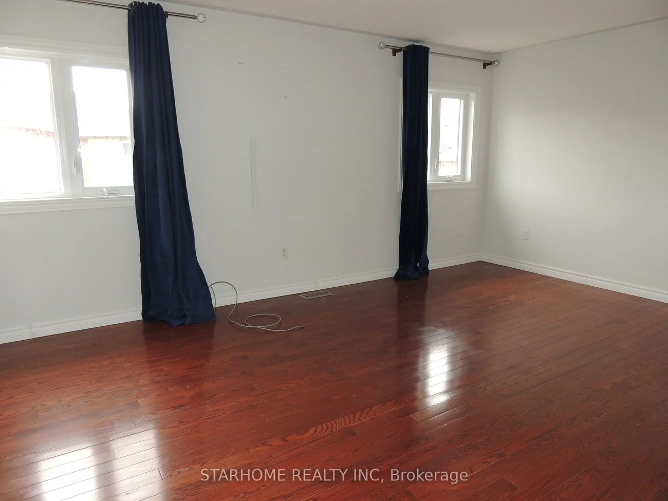 32, Hunters Corners, Berczy, Markham