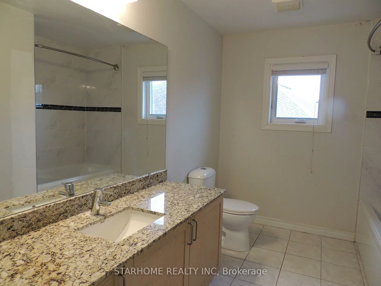 32, Hunters Corners, Berczy, Markham