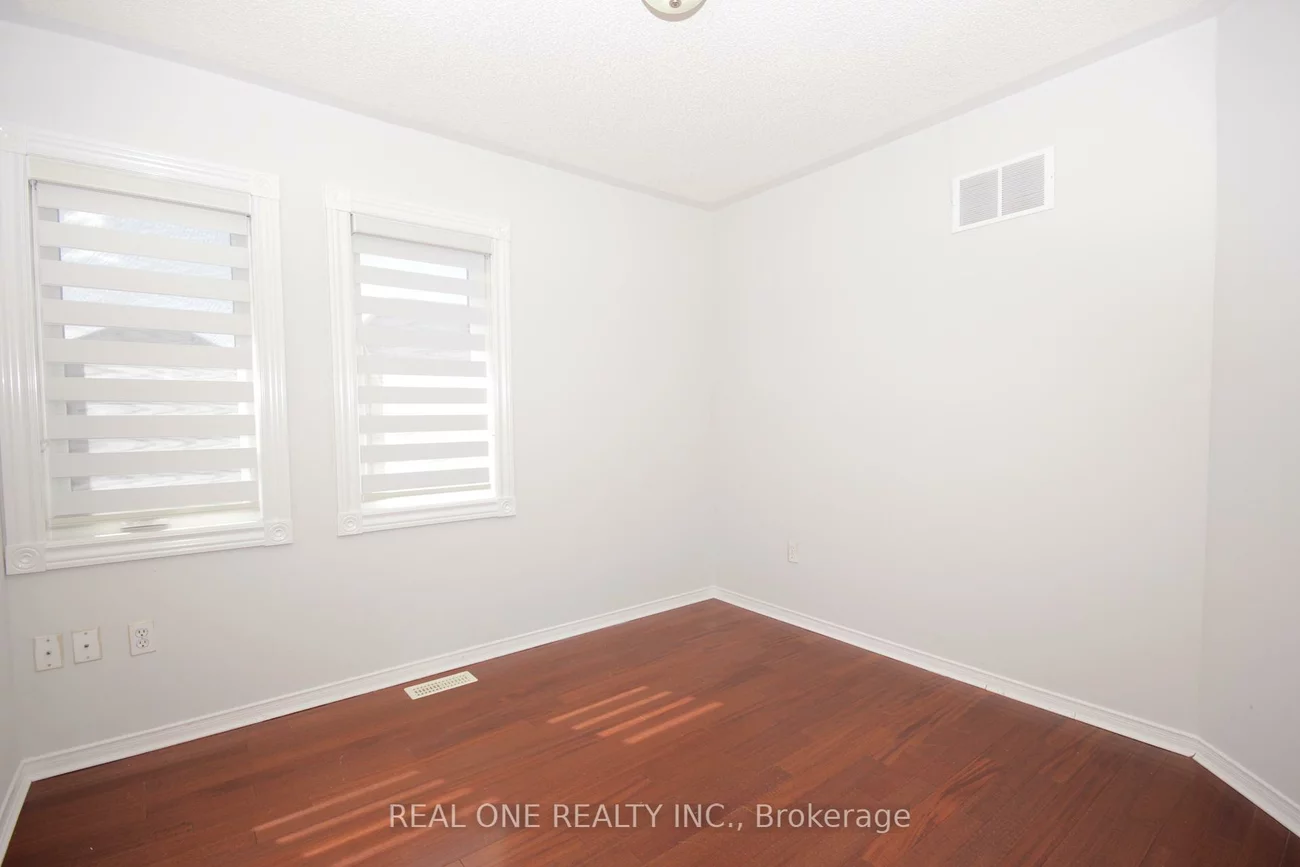 52, Russell Hill, Berczy, Markham
