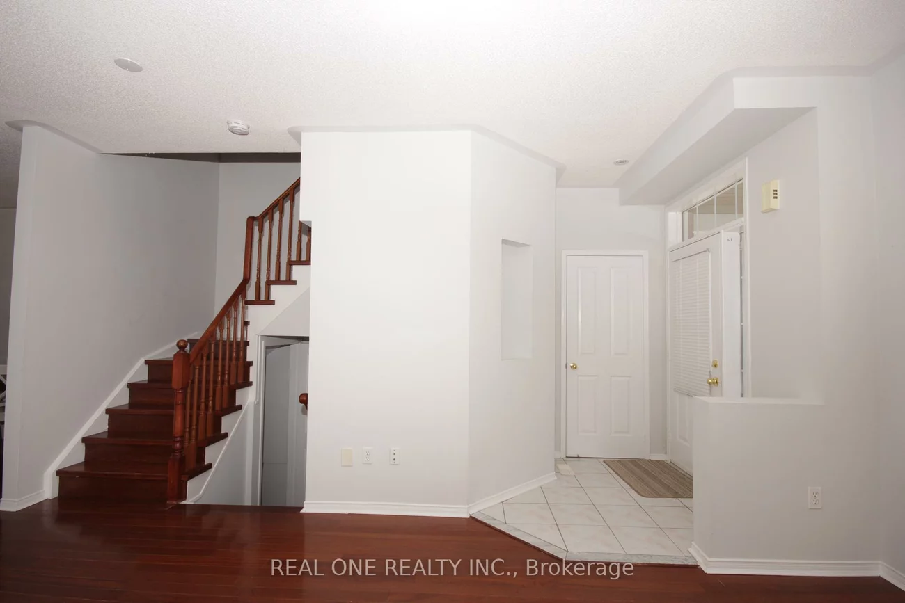 52, Russell Hill, Berczy, Markham