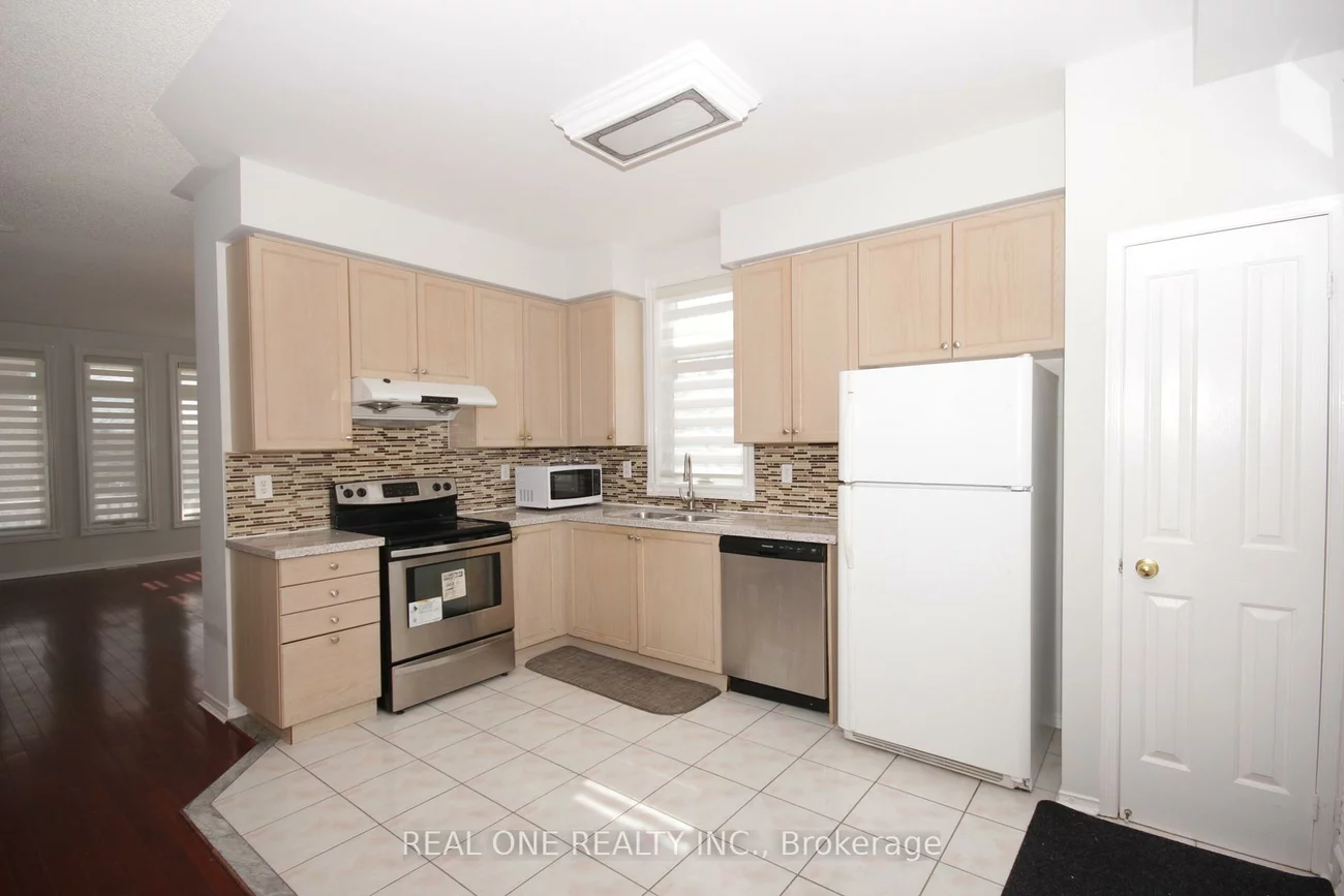52, Russell Hill, Berczy, Markham