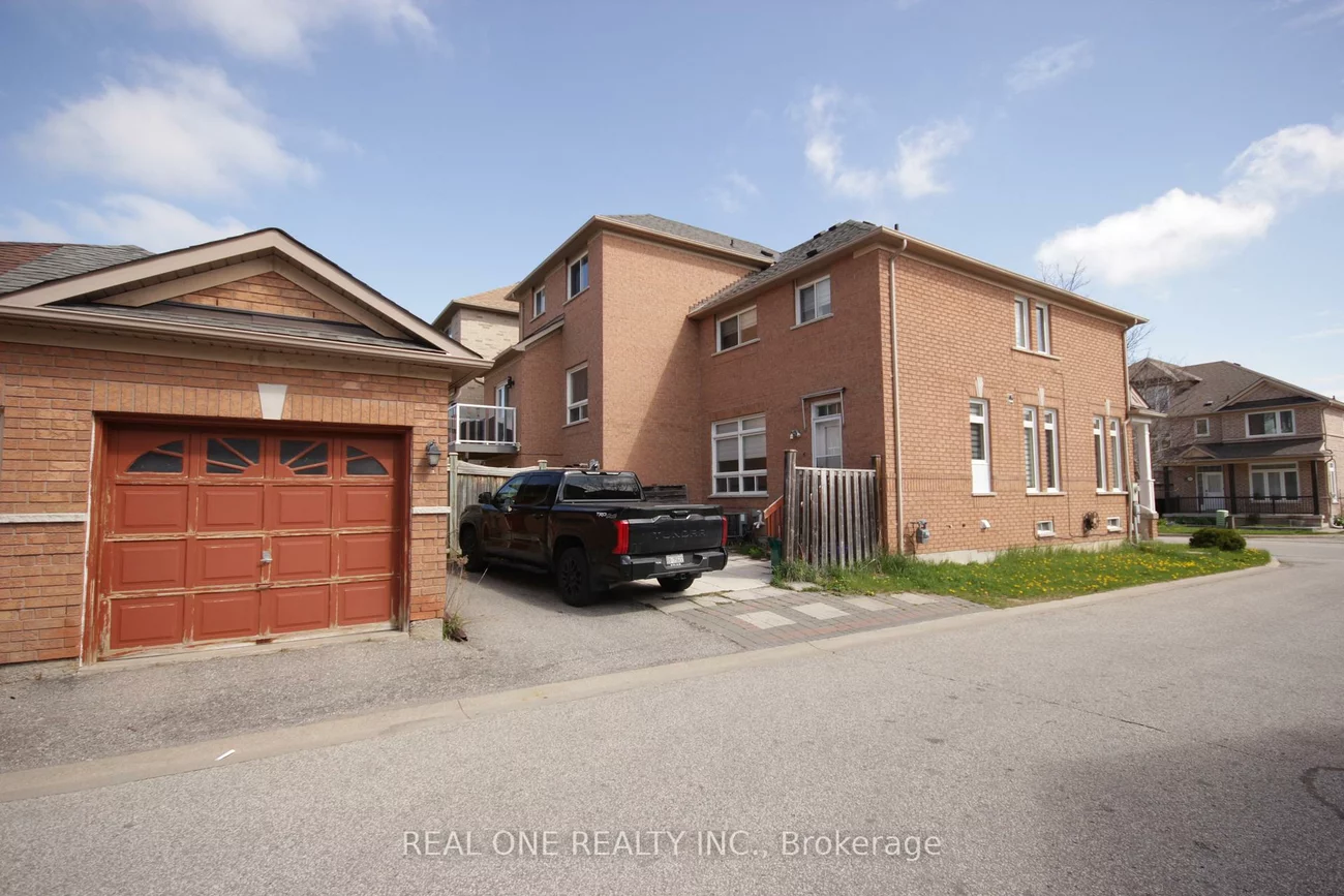 52, Russell Hill, Berczy, Markham
