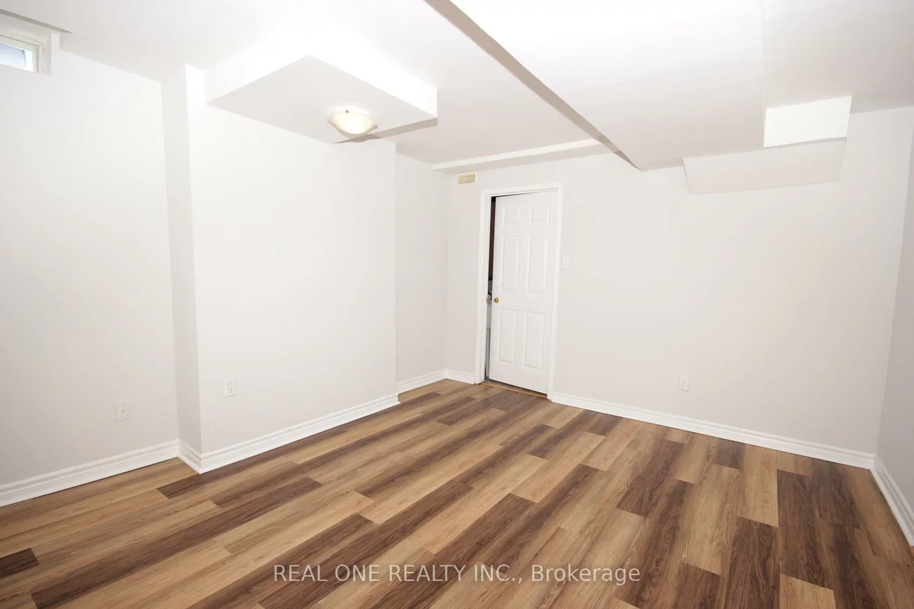 52, Russell Hill, Berczy, Markham