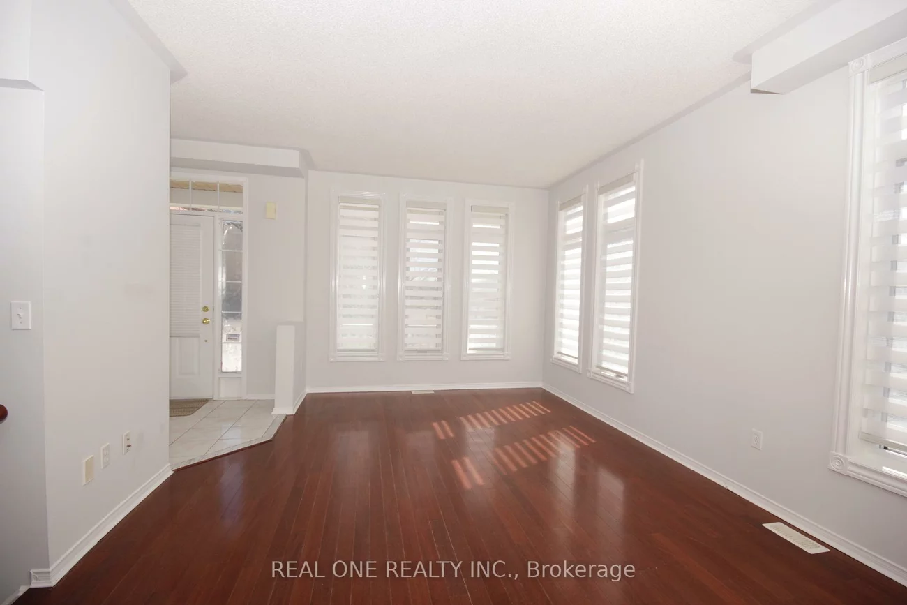 52, Russell Hill, Berczy, Markham