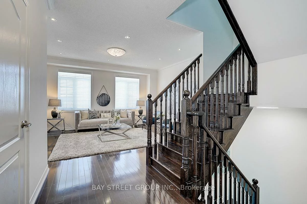 10981, Woodbine, Victoria Square, Markham