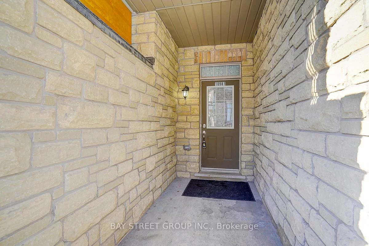 10981, Woodbine, Victoria Square, Markham